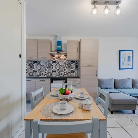 Dominica-7 By Interhome *